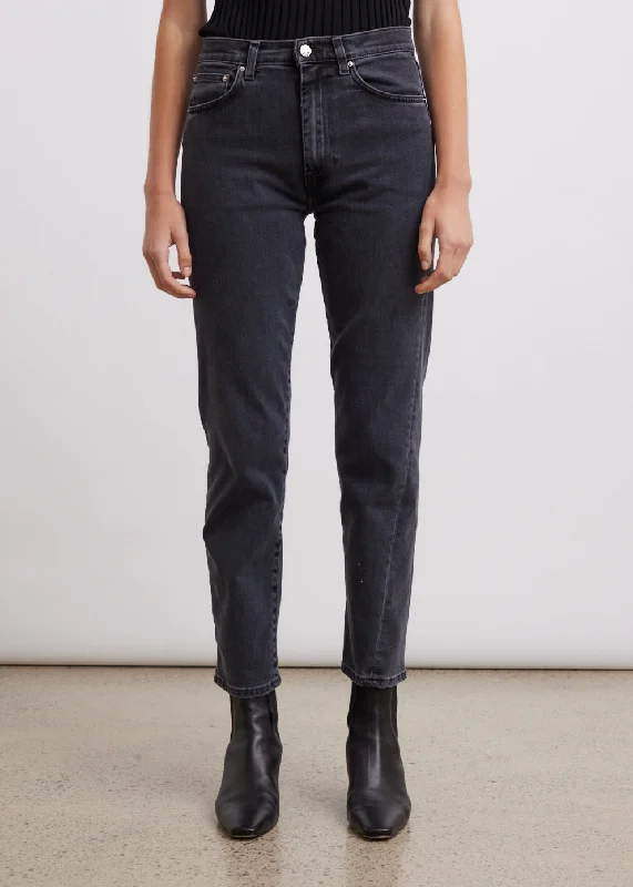 Colored women jeans in vibrant hues like red and yellowOriginal Twisted Seam Jeans 32" Colored women jeans in vibrant hues like red and yellowOriginal Twisted Seam Jeans 32"
